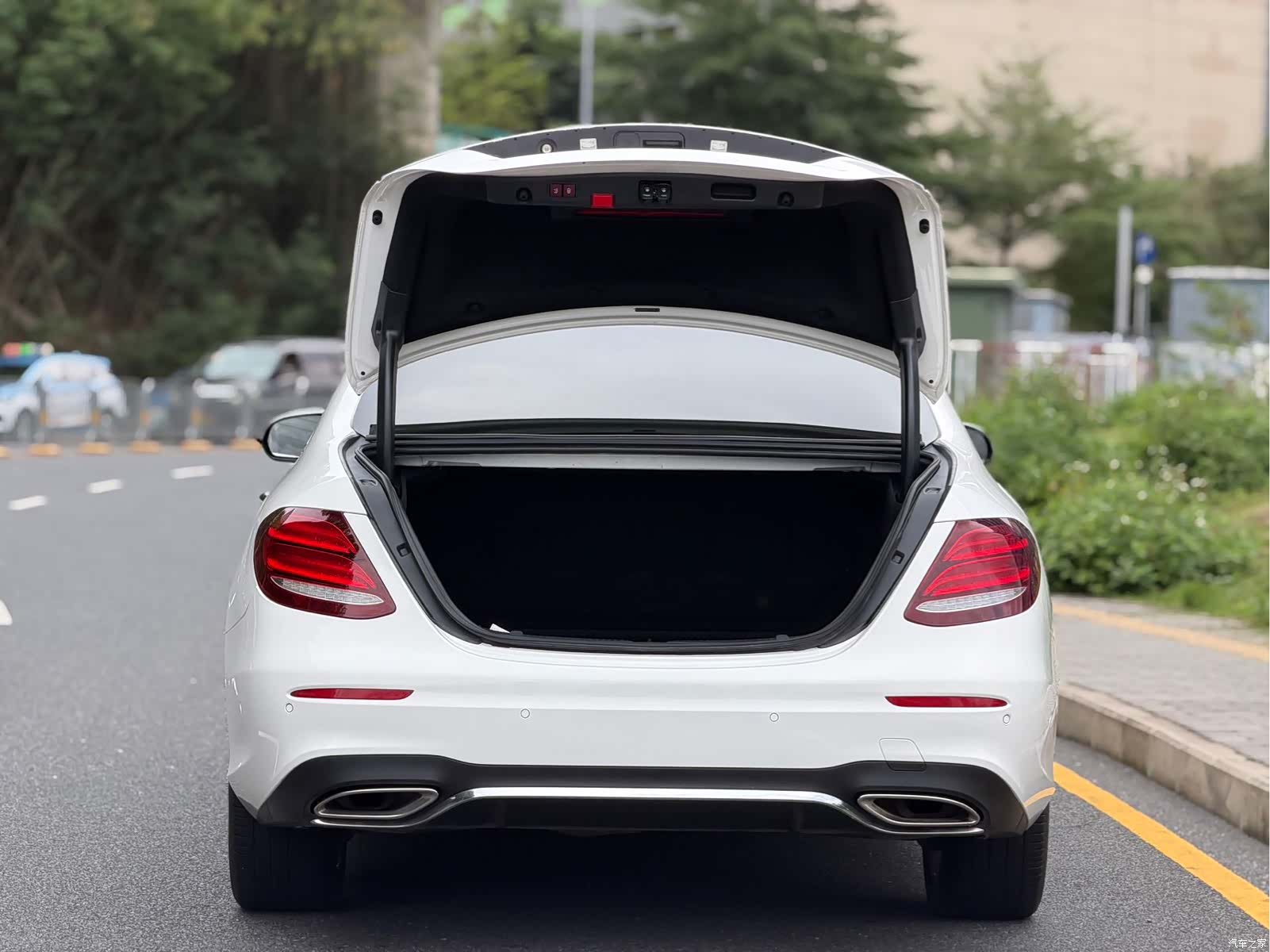 Mercedes-Benz E-Class, 2020 15