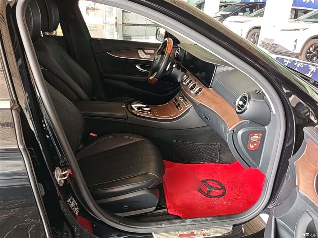Mercedes-Benz E-Class, 2018 24