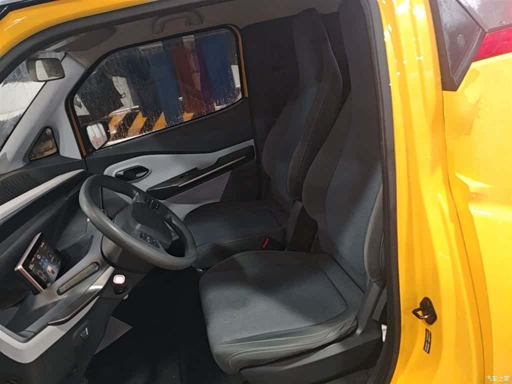 Wuling NanoEV, 2022 17