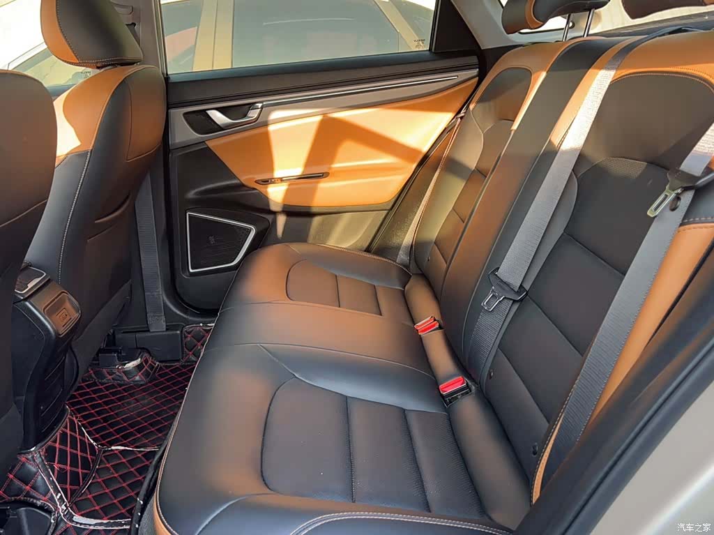 Geely Emgrand, 2020 9