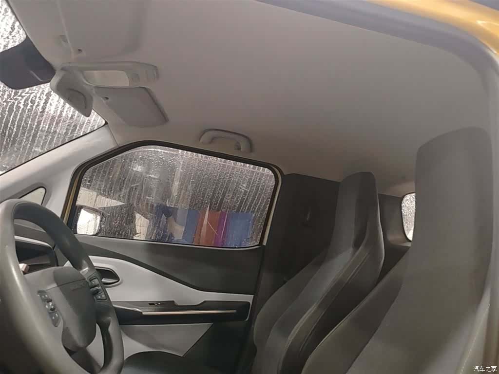 Wuling NanoEV, 2022 18