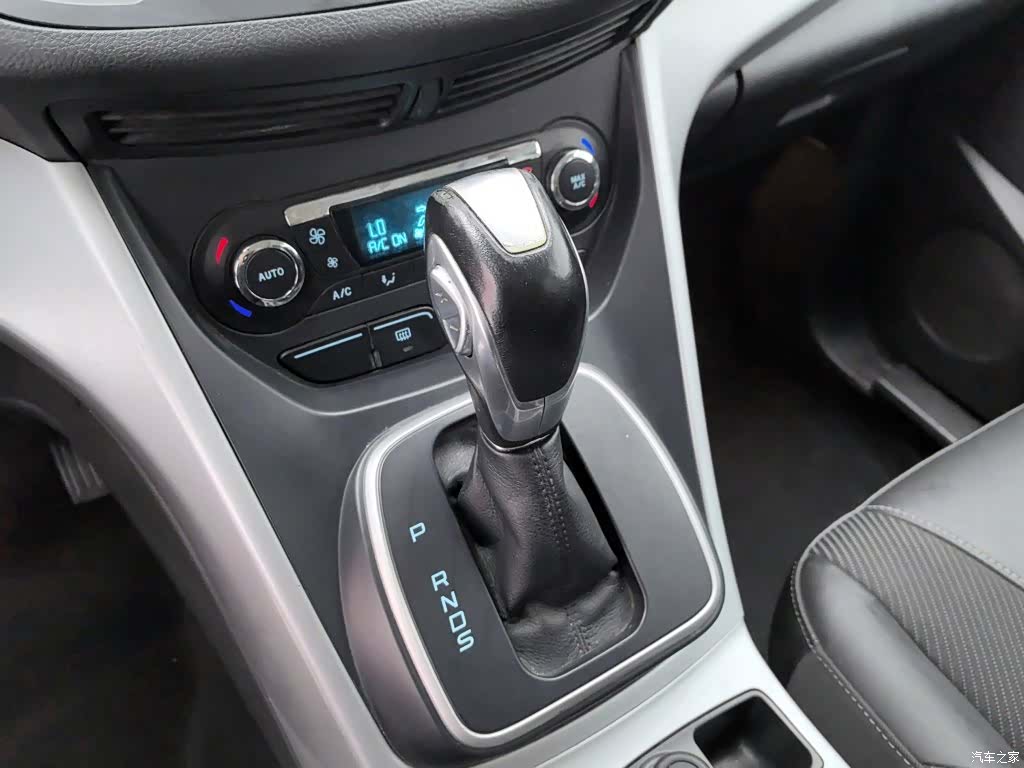 Ford Kuga, 2016 13