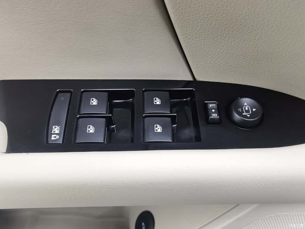 Cadillac XTS, 2014 9
