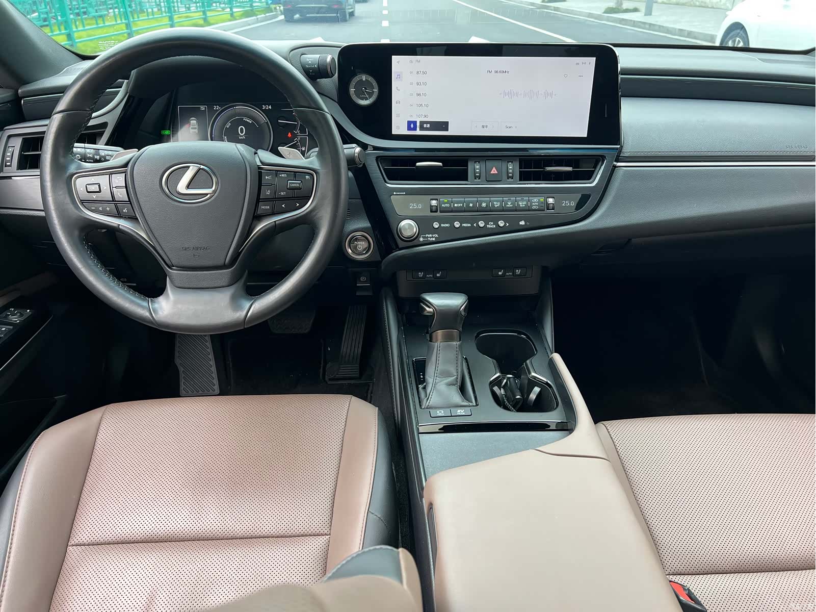 Lexus ES, 2024 9