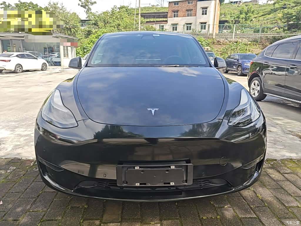 Tesla Model Y, 2022 3