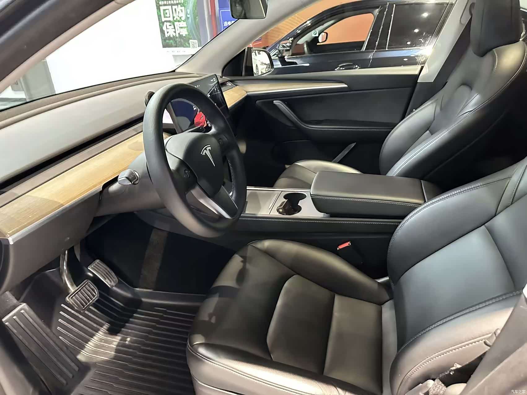 Tesla Model Y, 2022 3