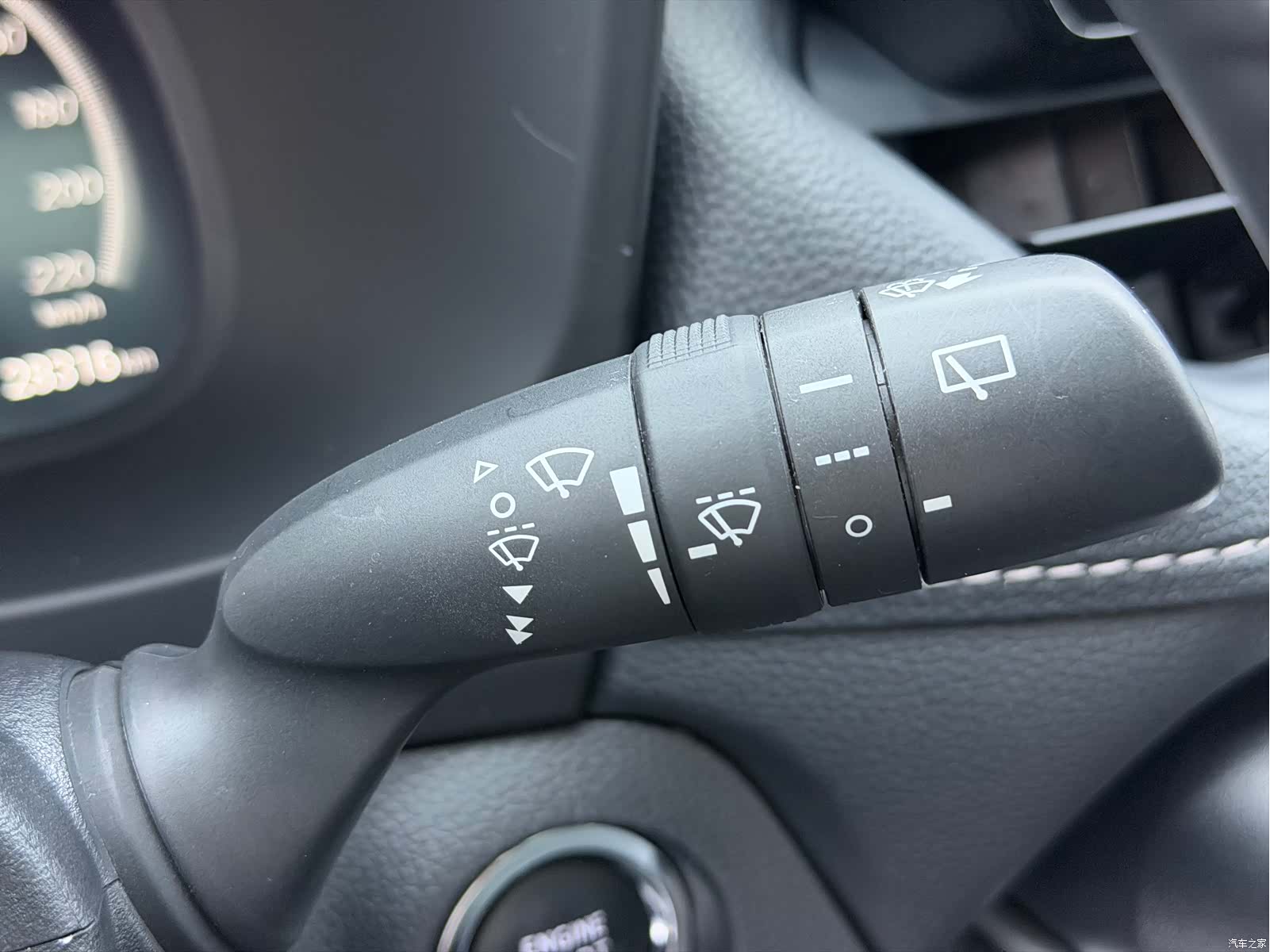 Toyota RAV4, 2024 11