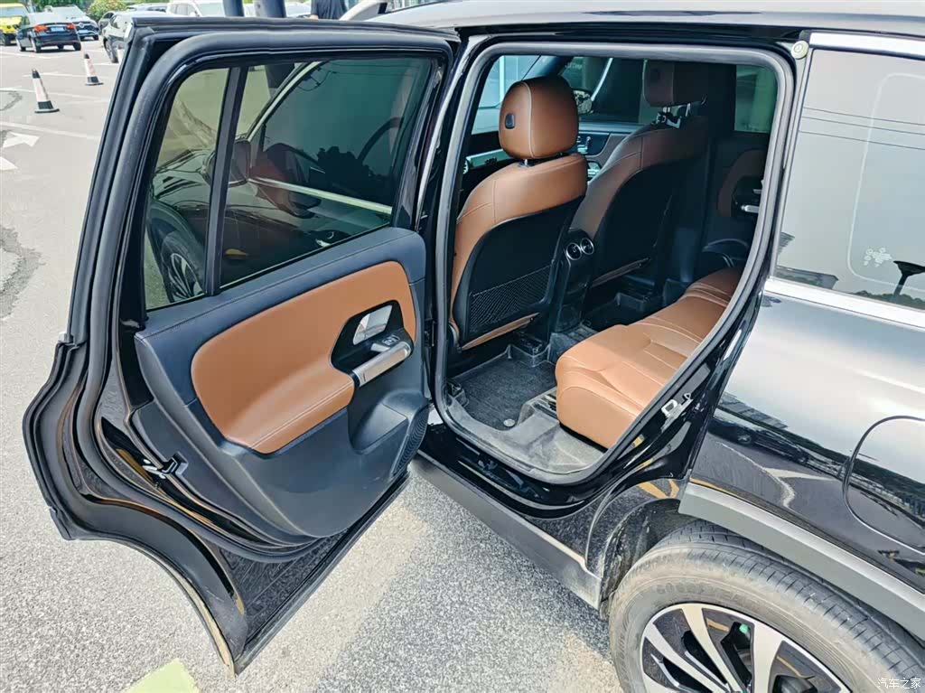 Mercedes-Benz GLB, 2024 15