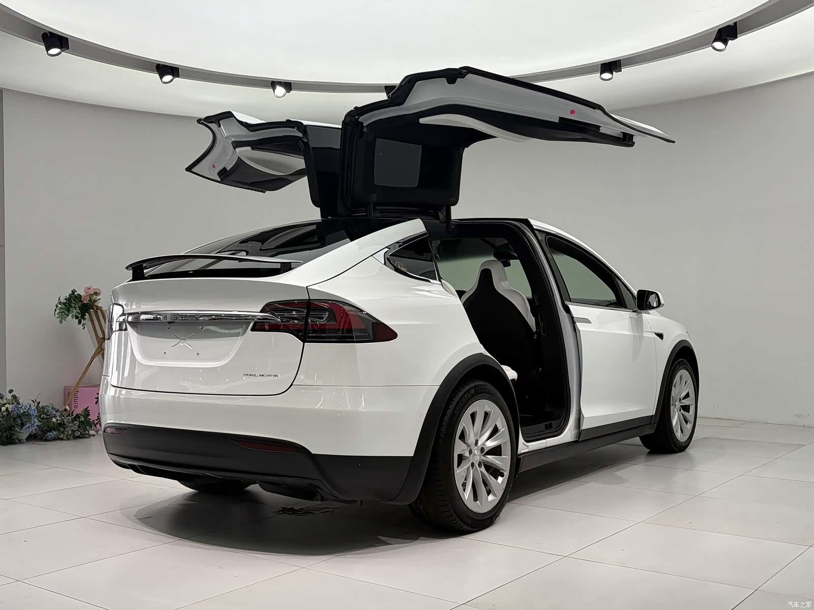 Tesla Model X, 2019 4