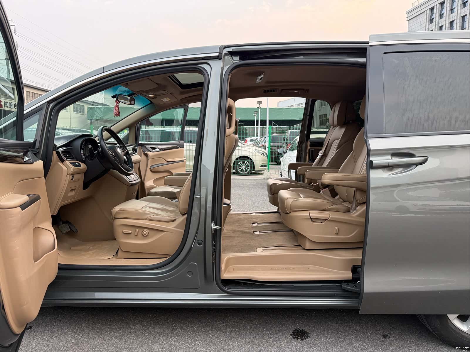 Buick GL8, 2017 19