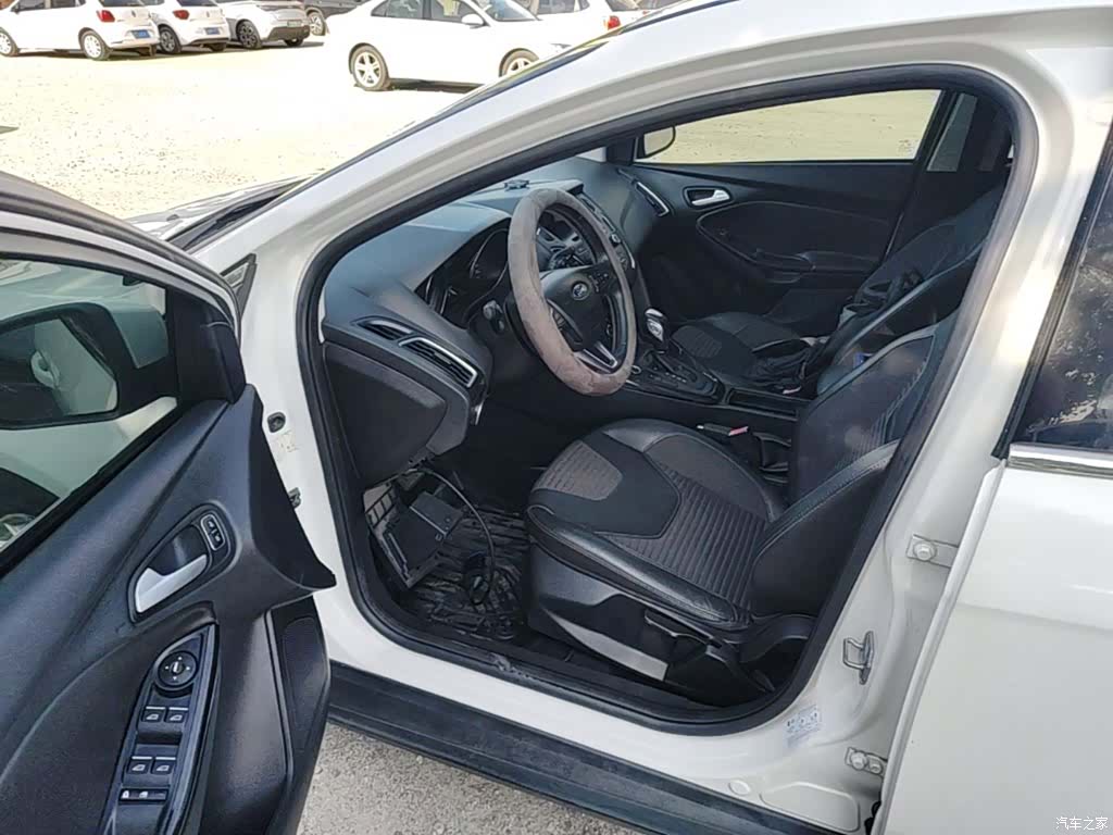 Ford Focus, 2015 12