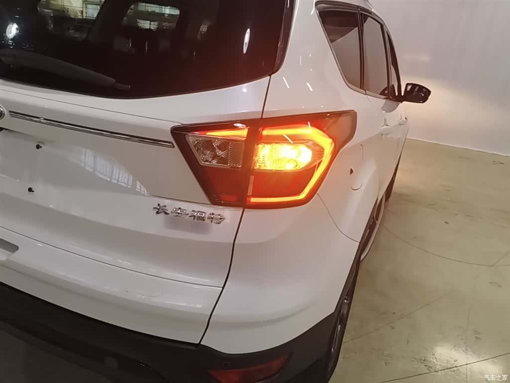 Ford Kuga, 2019 8