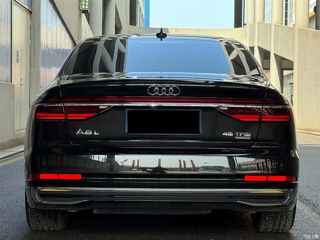 Audi A8L, 2025 4