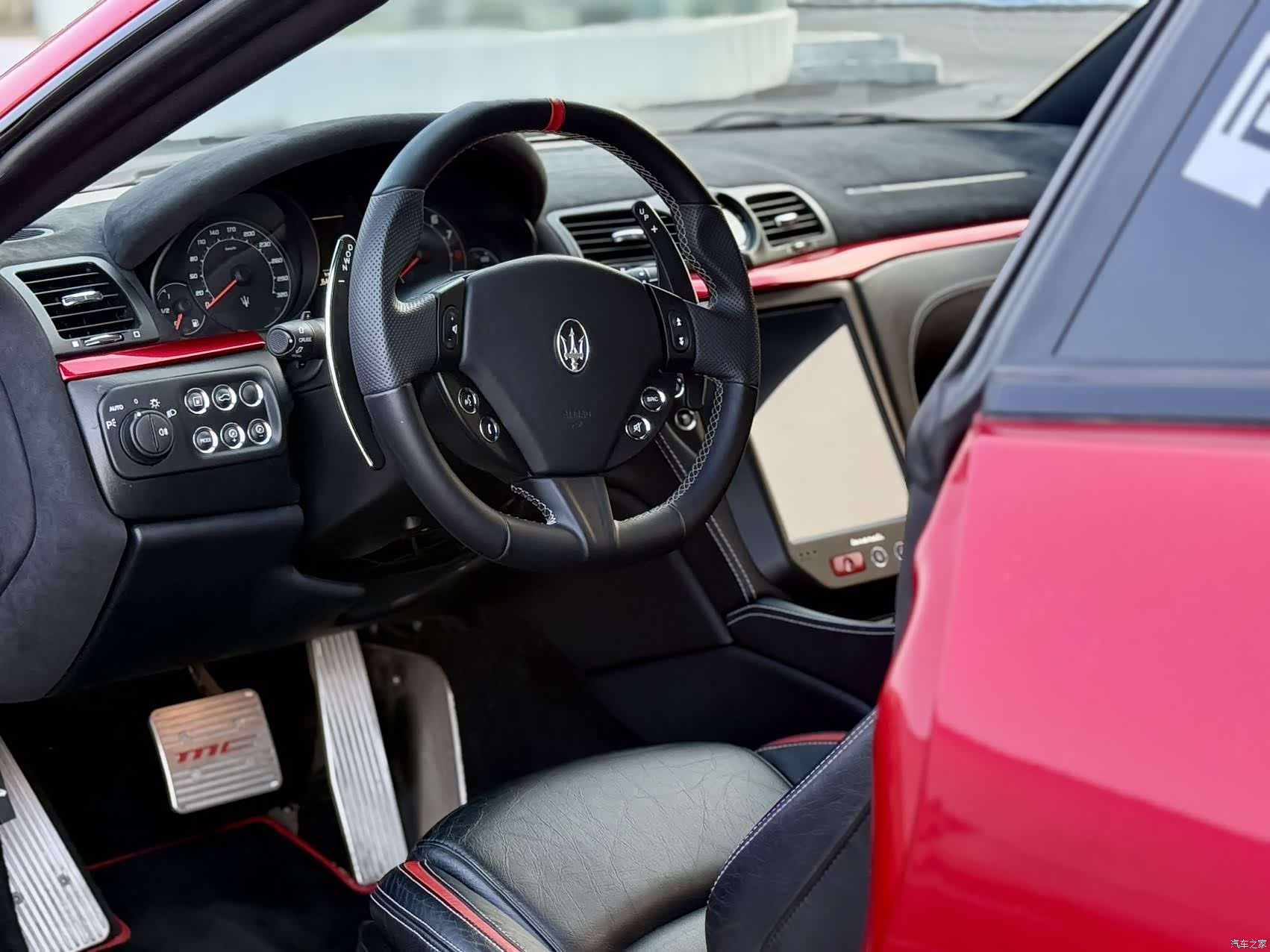 Maserati GranTurismo, 2015 11