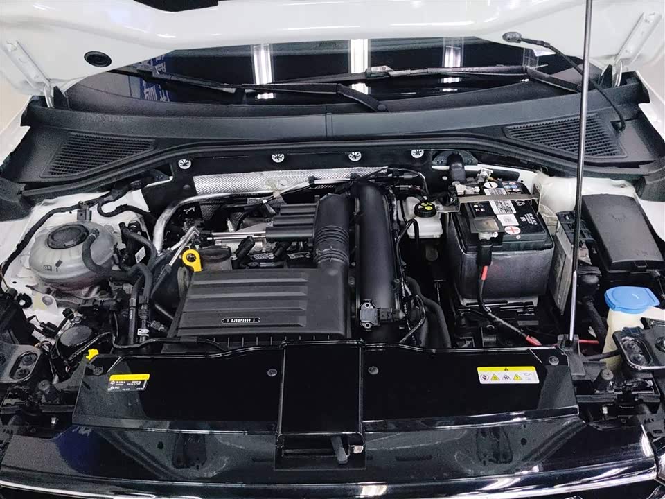 Volkswagen T-ROC exploring Songs