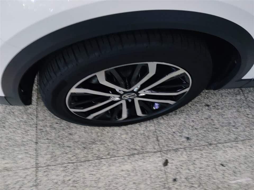 Volkswagen T-ROC exploring Songs