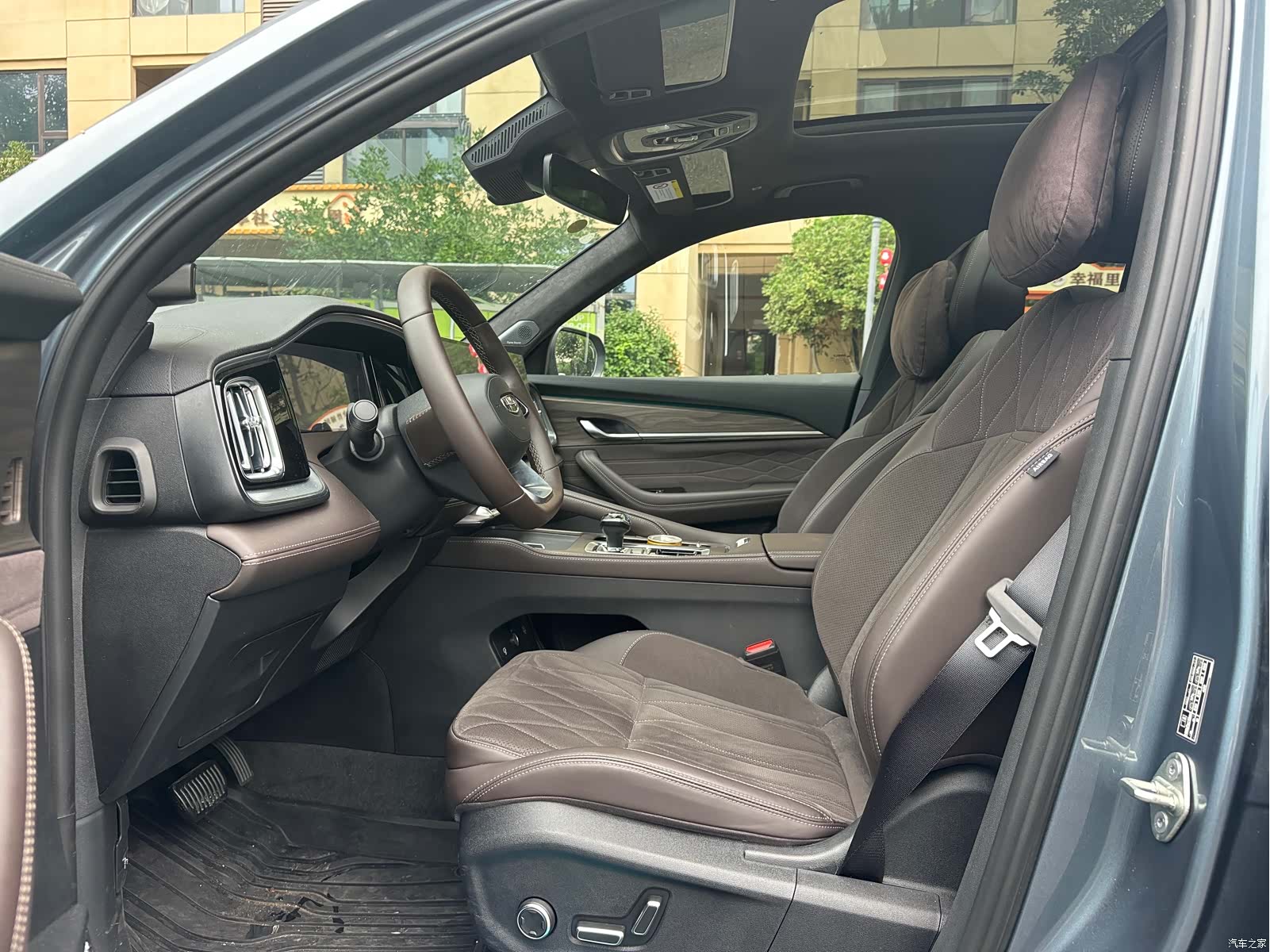 Geely Xingyue L, 2025 11