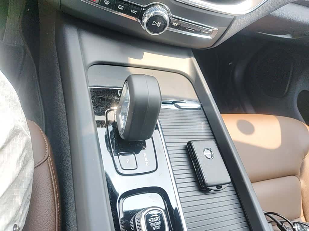 Volvo XC60, 2025 21