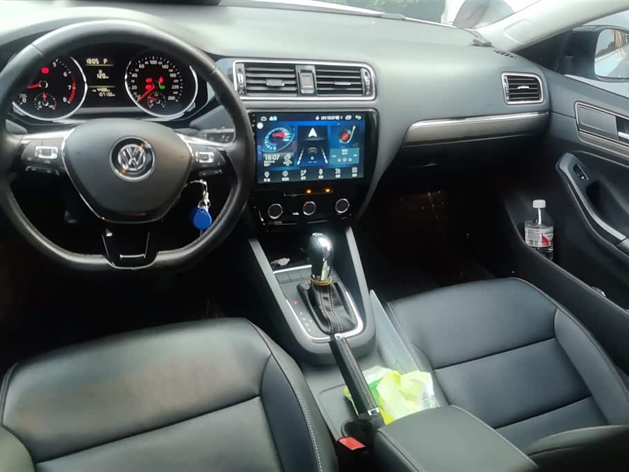 Volkswagen Sagitar