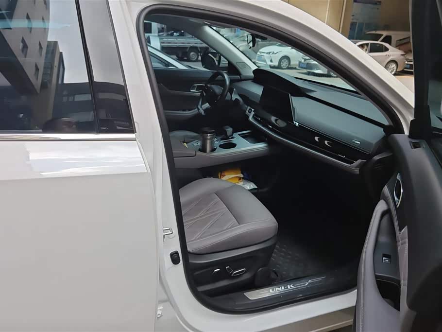 Changan UNI-K Smart iDD