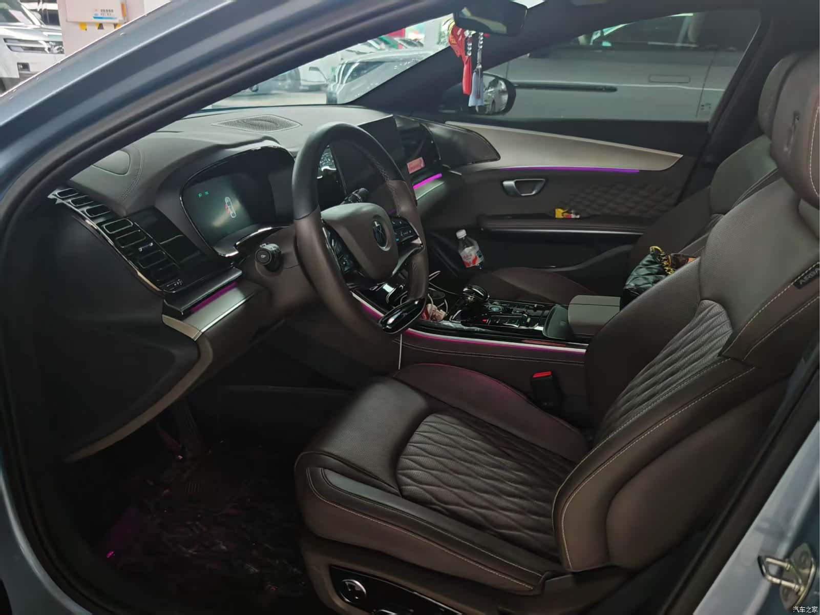 BYD Han, 2023 9