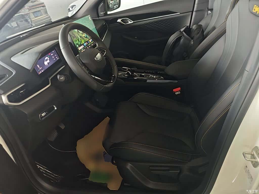 Geely Coolray, 2025 15