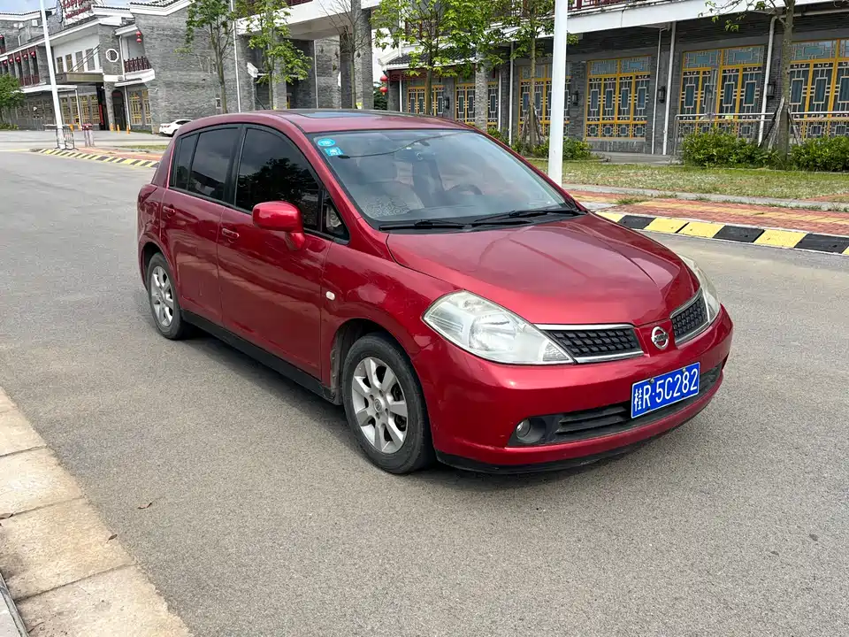 Nissan TIIDA