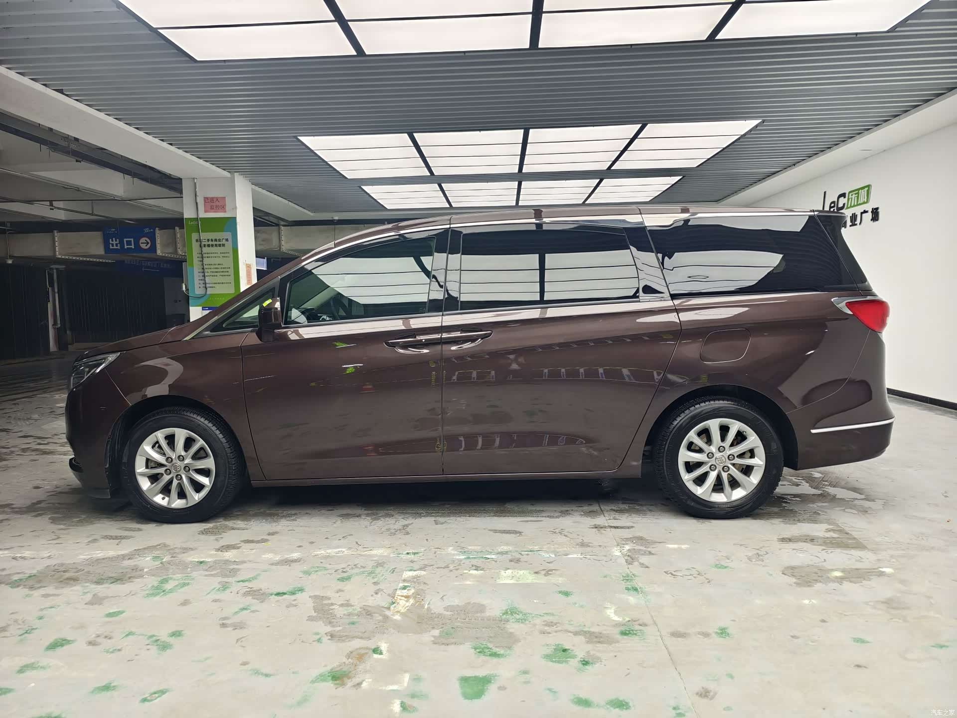 Buick GL8, 2017 3