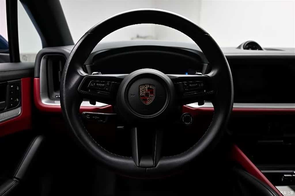 Porsche Cayenne, 2024 11