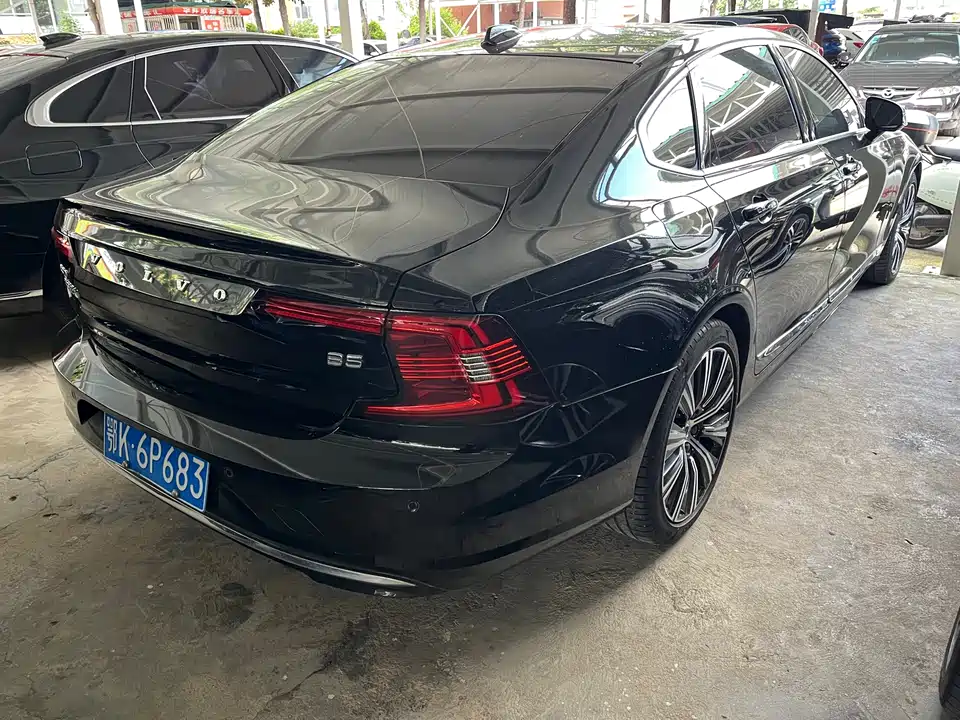 Volvo S90
