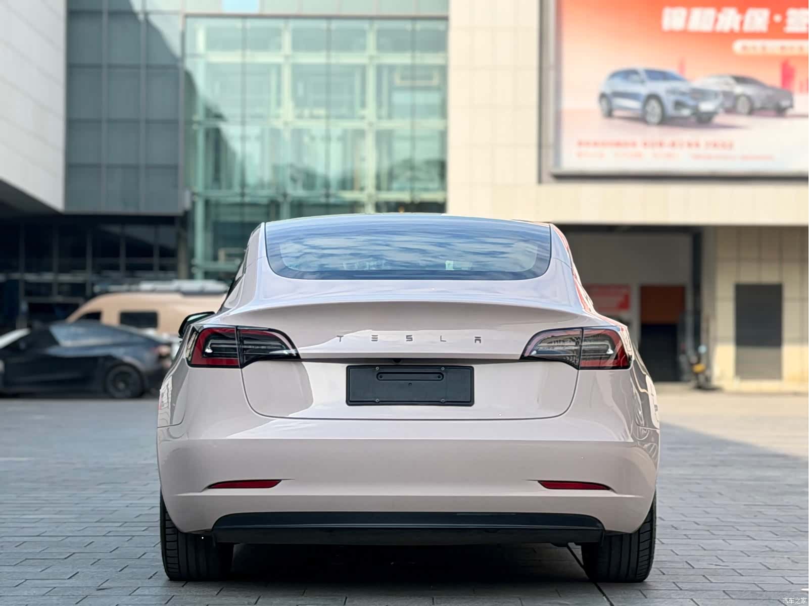 Tesla Model 3, 2019 9