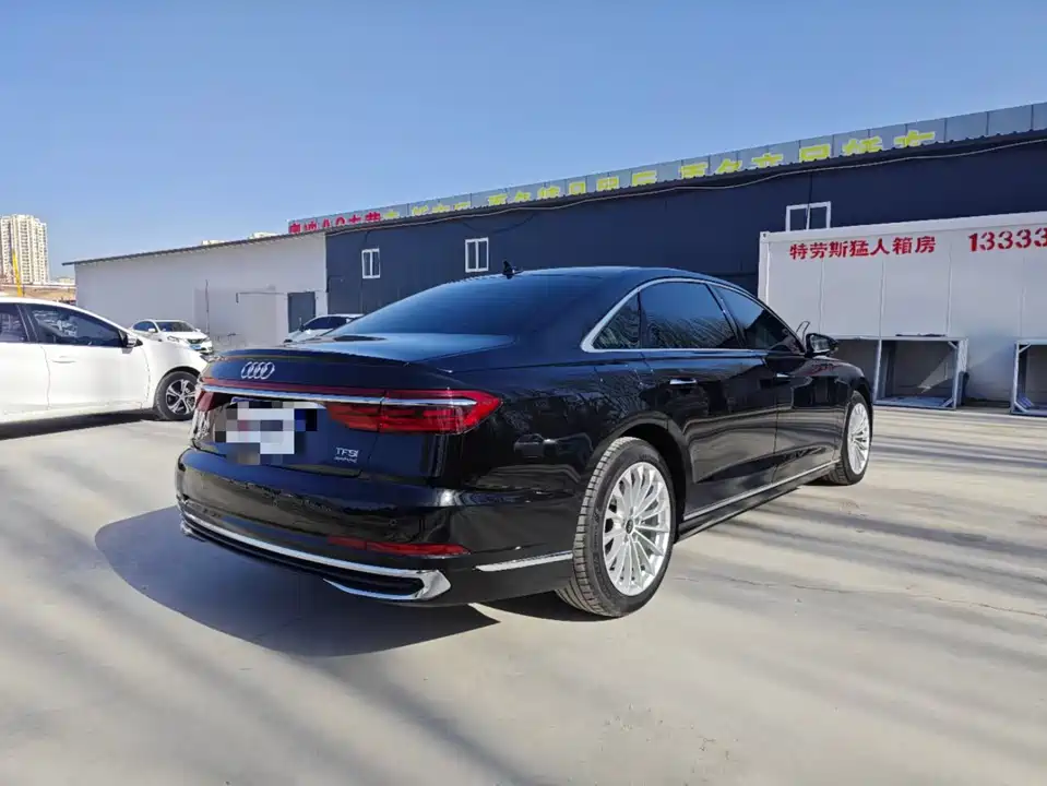 Audi A8
