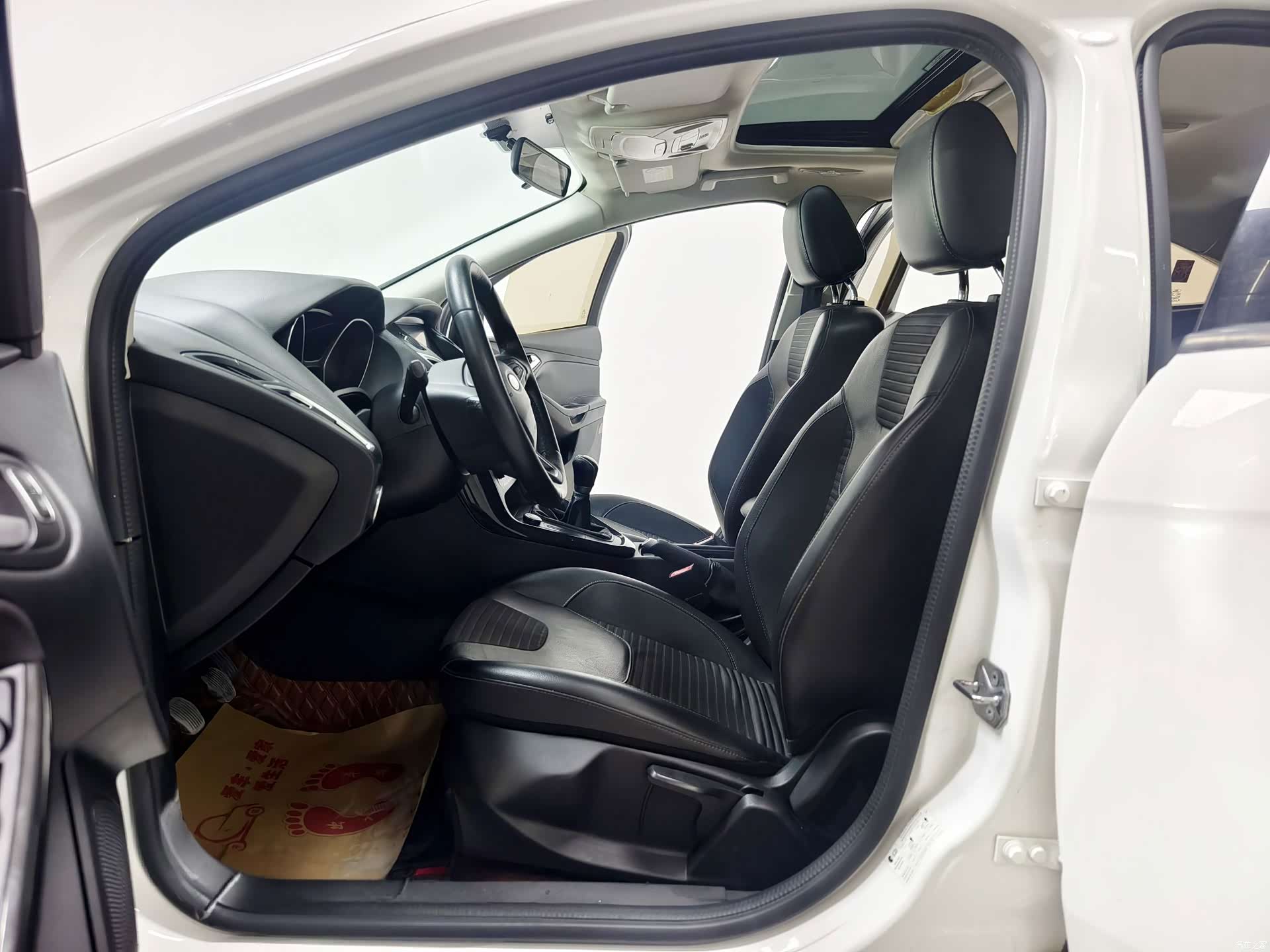 Ford Focus, 2016 11
