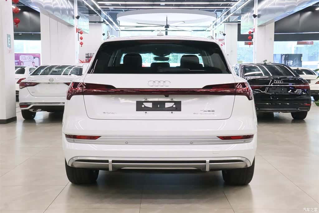 Audi e-tron, 2025 4