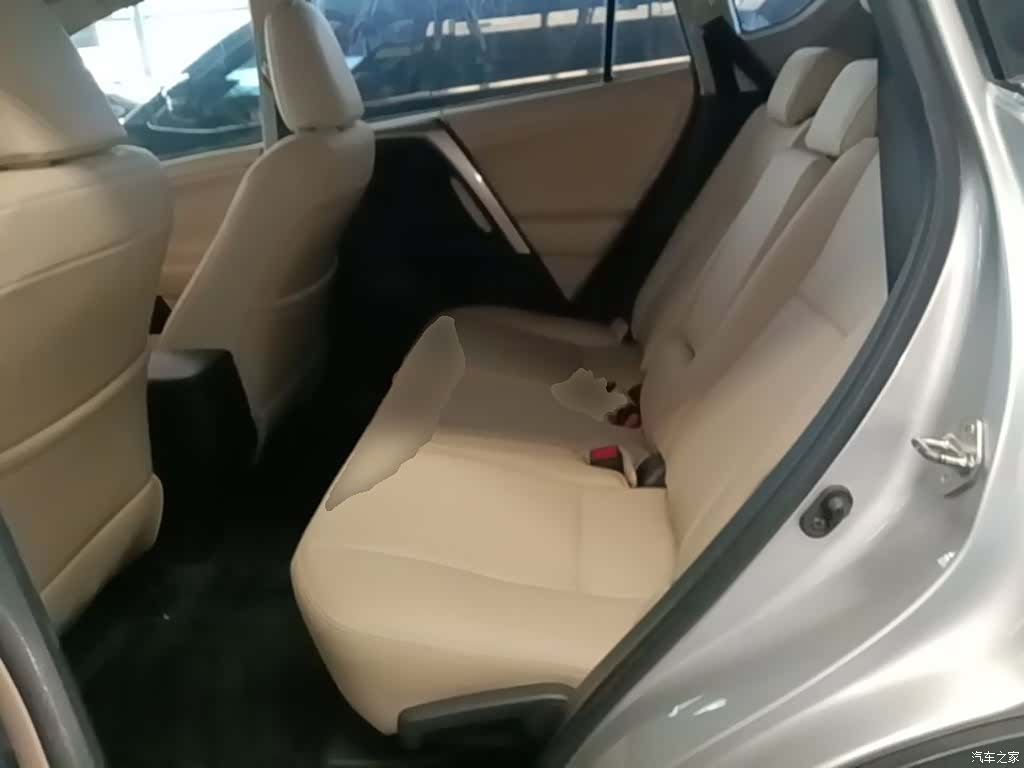 Toyota RAV4, 2014 17