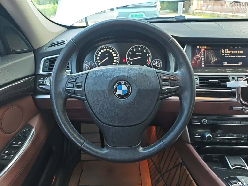 BMW 5 Series, 2017 11
