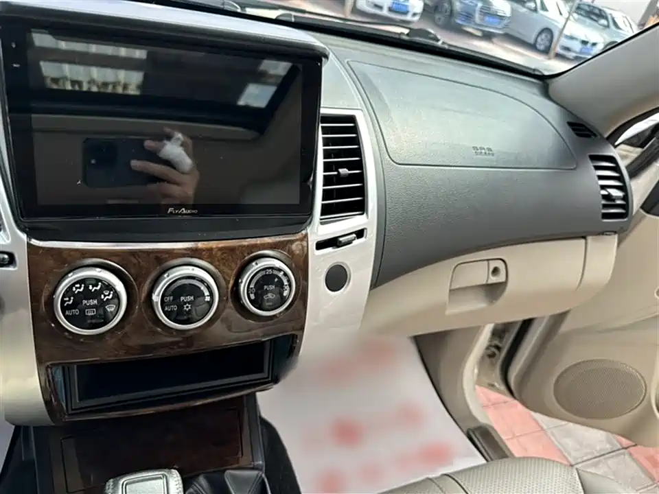 Mitsubishi Pajero Jinchang