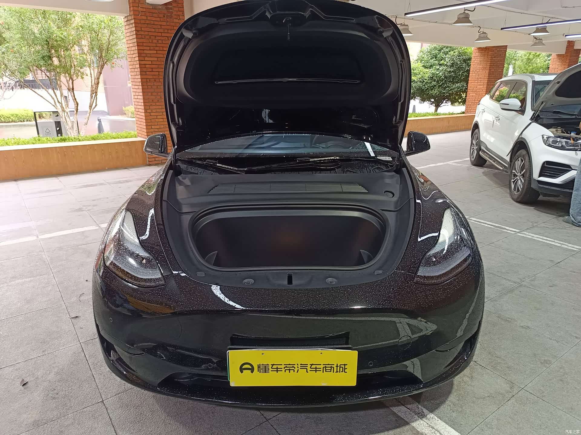 Tesla Model Y, 2024 18