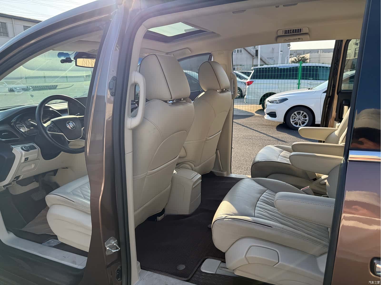 Buick GL8, 2021 13