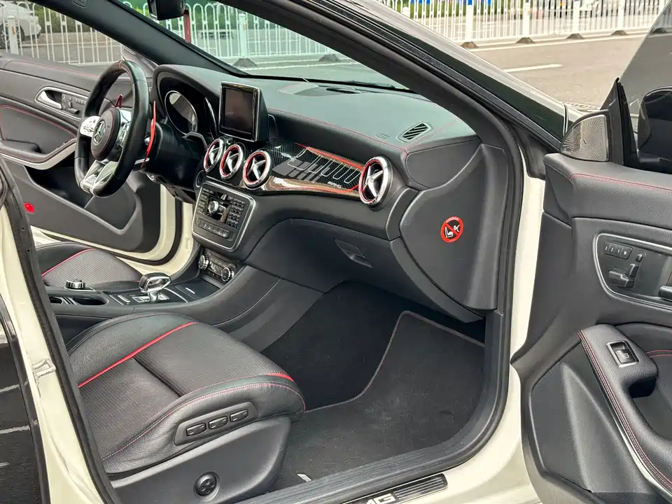 Mercedes-Benz CLA AMG