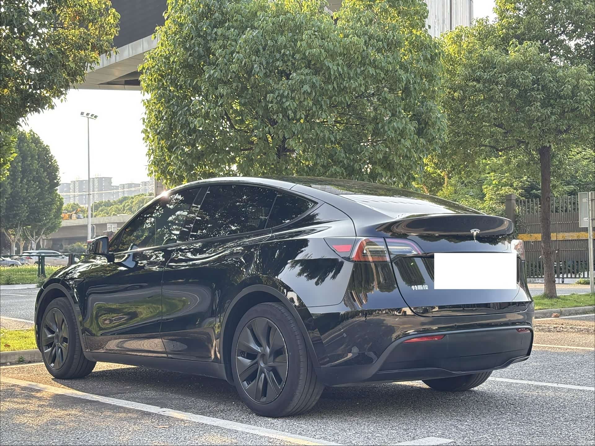 Tesla Model Y, 2023 13
