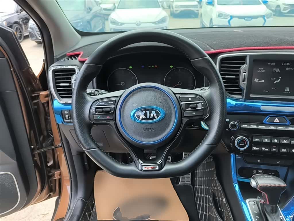 Kia KX5, 2016 11