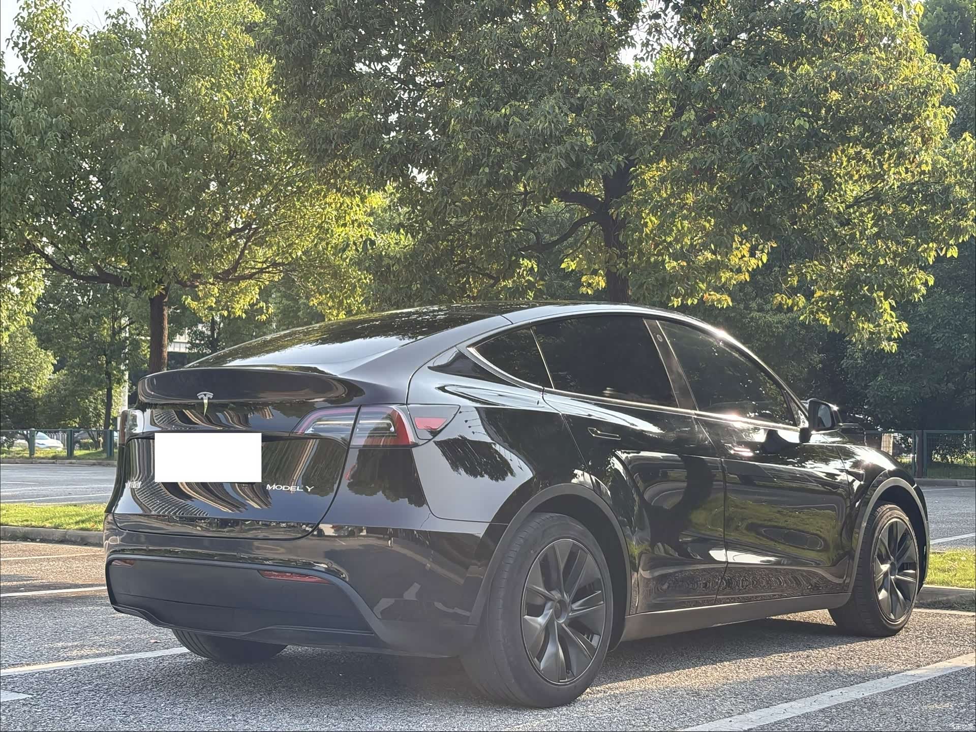 Tesla Model Y, 2023 14
