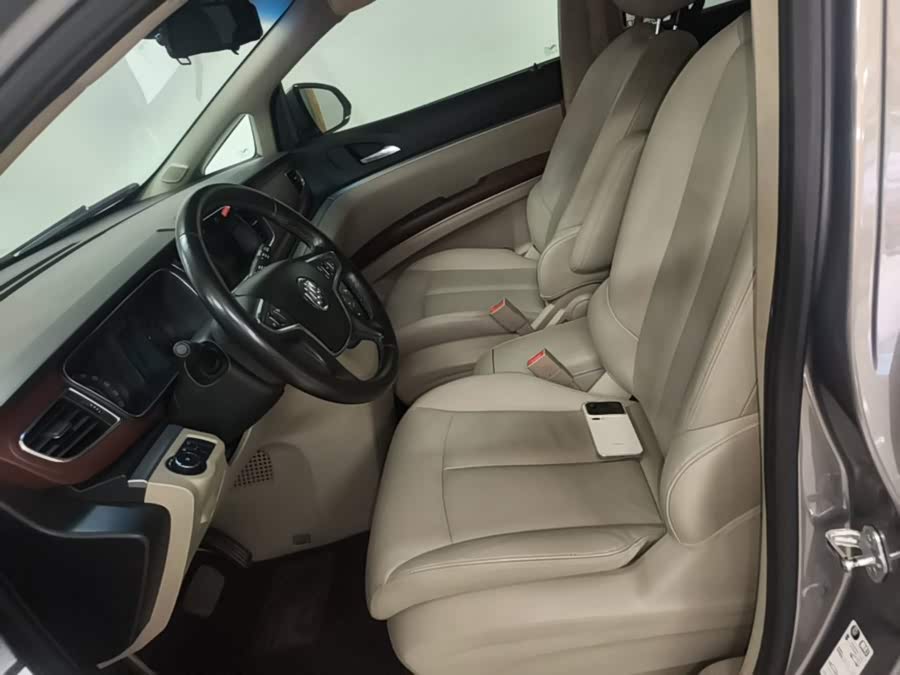 Buick GL8 2019, фото 10