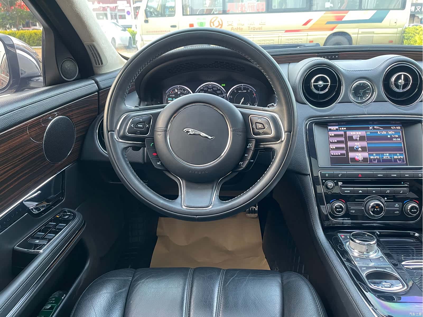 Jaguar XJ, 2014 16