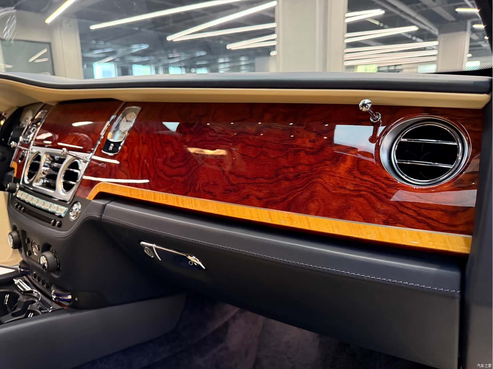 Rolls-Royce Ghost, 2016 16