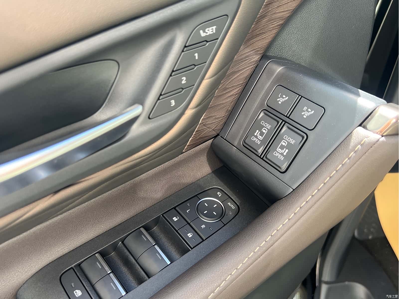 Toyota Alphard, 2024 10