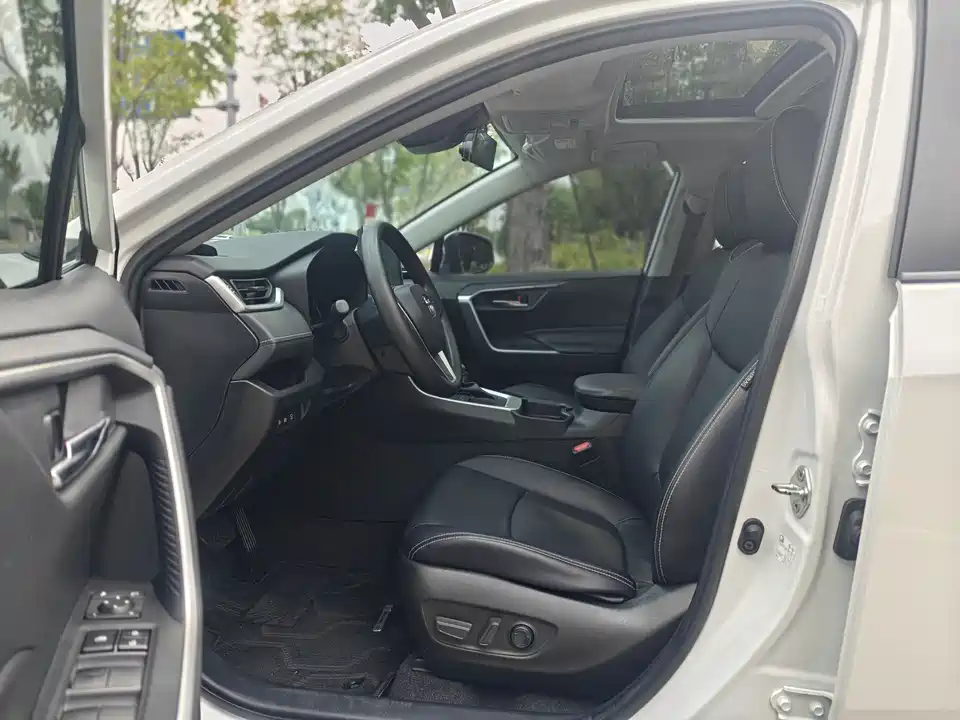 Toyota RAV4 Rongfang
