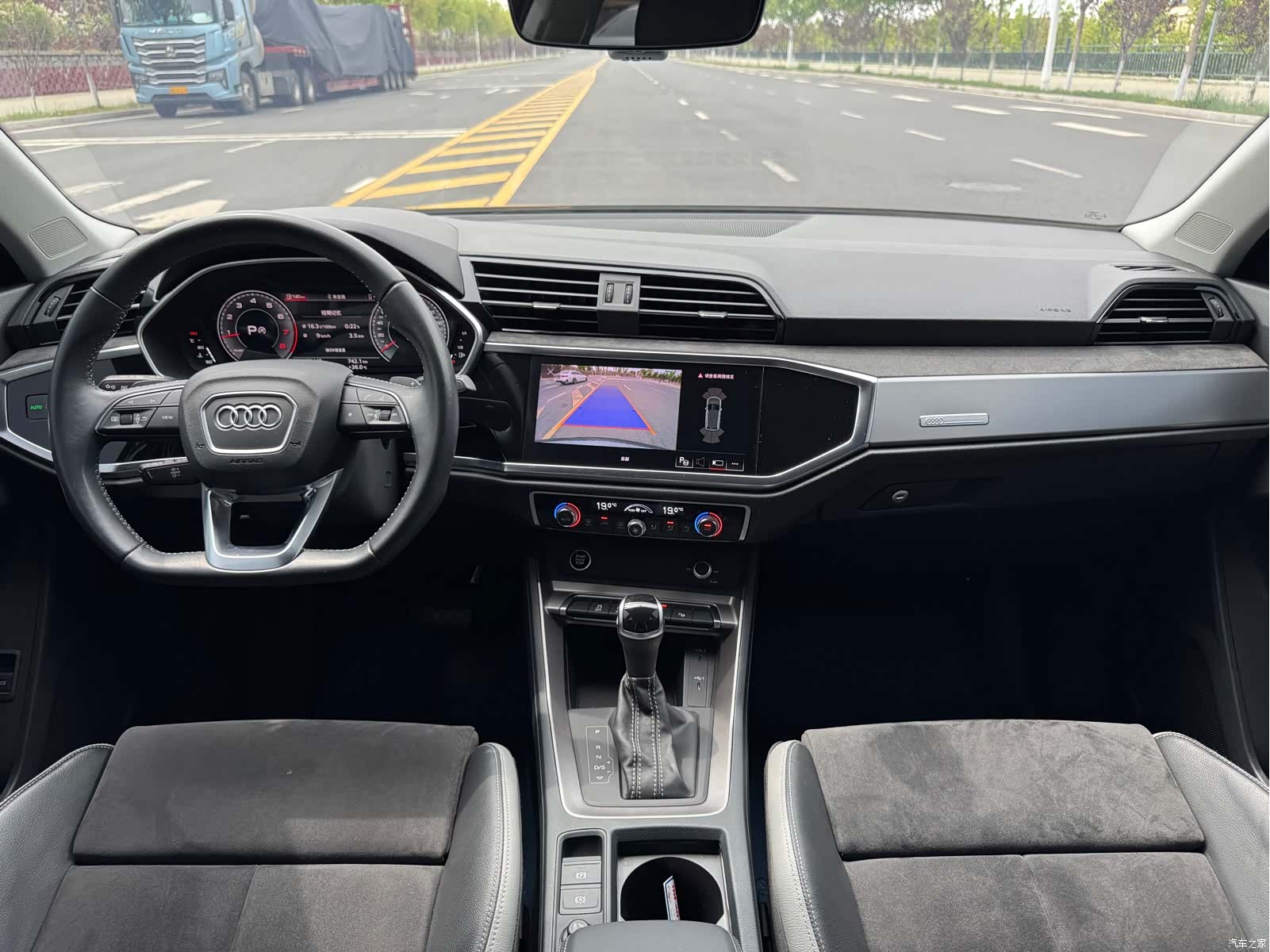 Audi Q3, 2022 9