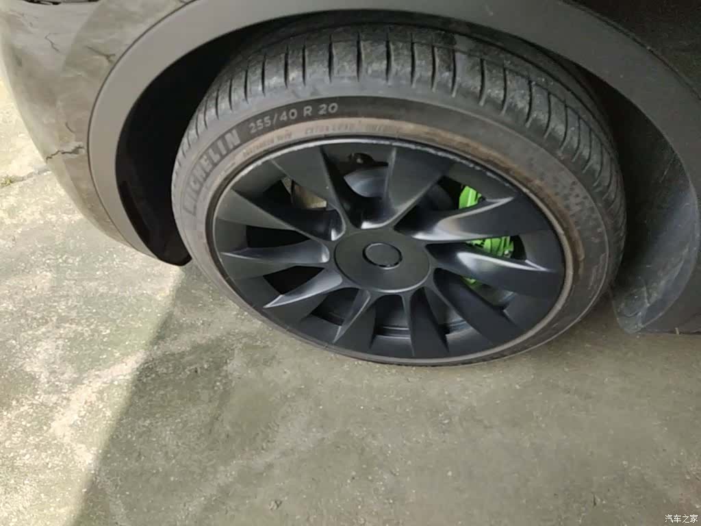 Tesla Model Y, 2023 25